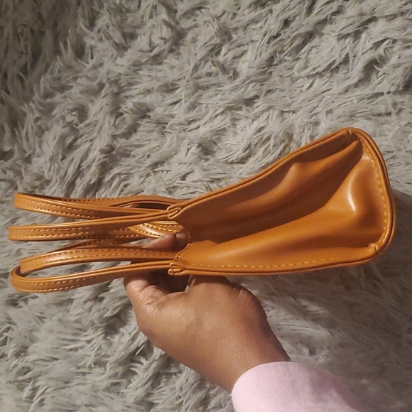 Small Telfar - Picture 2 of 9